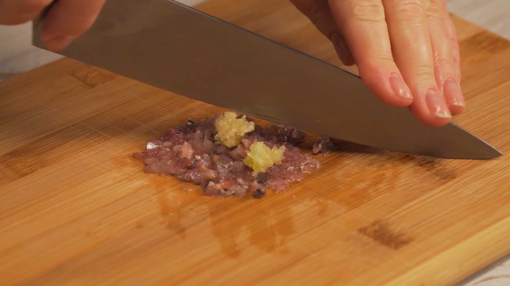Салат Цезарь классический с курицей — Шаг 4