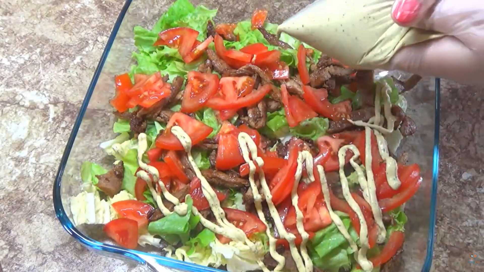 Салат Цезарь с говядиной классический в домашних-Шаг 9