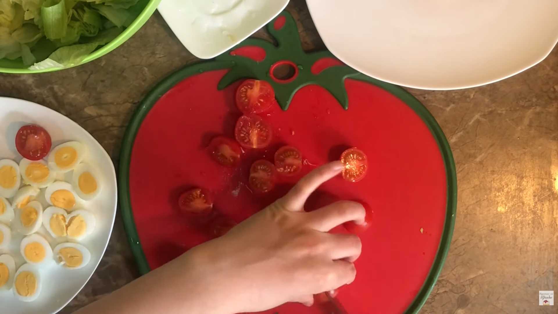 Салат Цезарь с перепелиными яйцами-Шаг 9