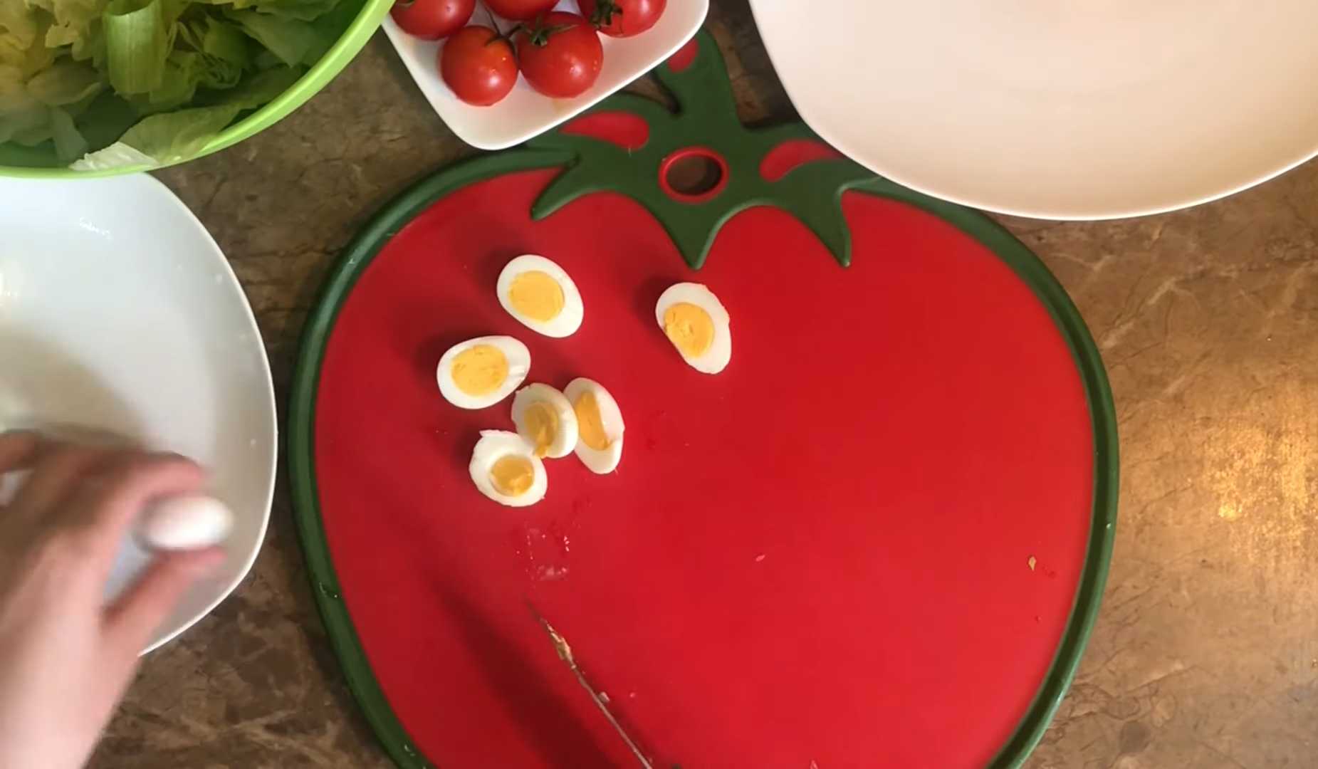 Салат Цезарь с перепелиными яйцами-Шаг 8