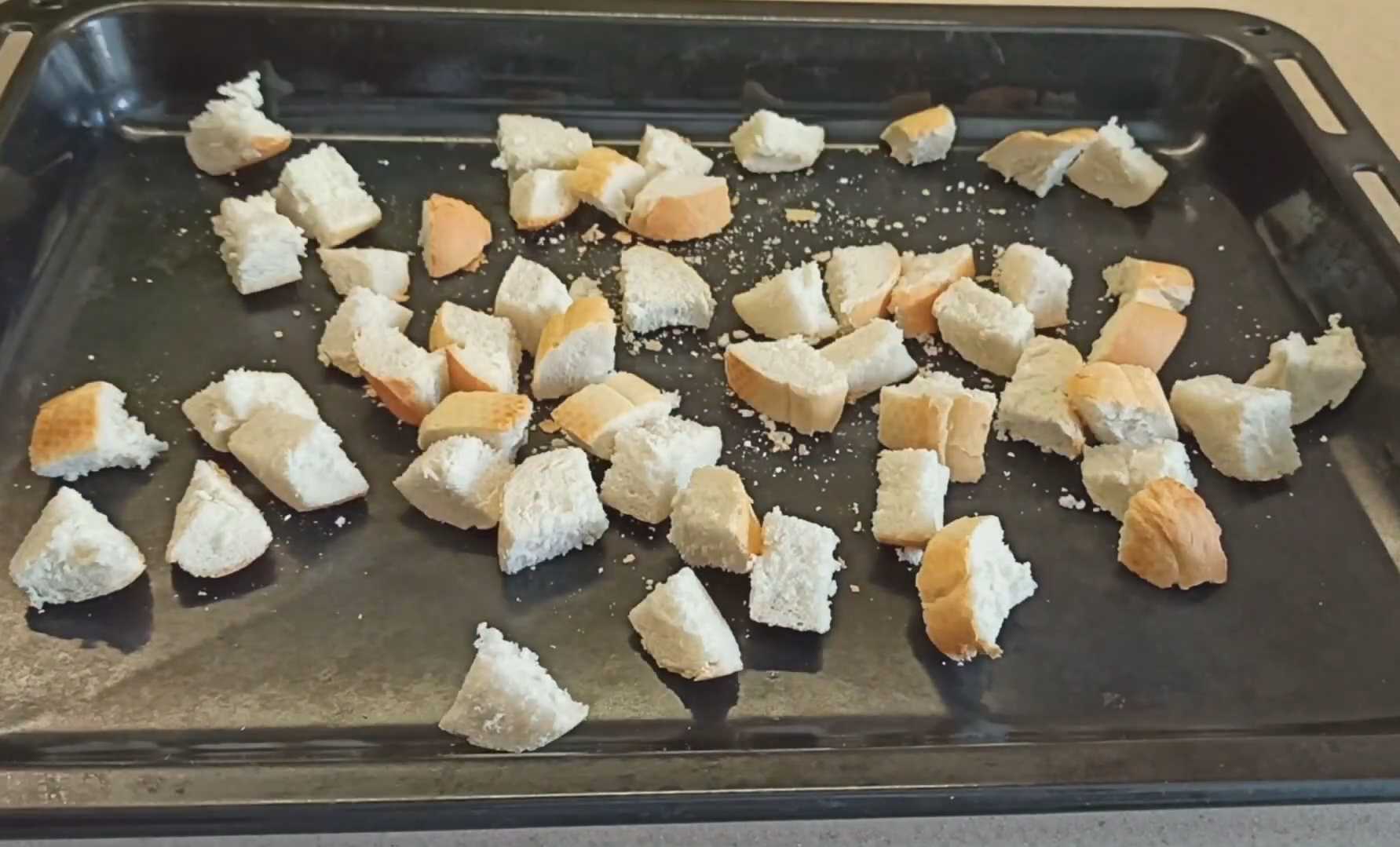 Салат Цезарь с курицей простой рецепт-Шаг 1