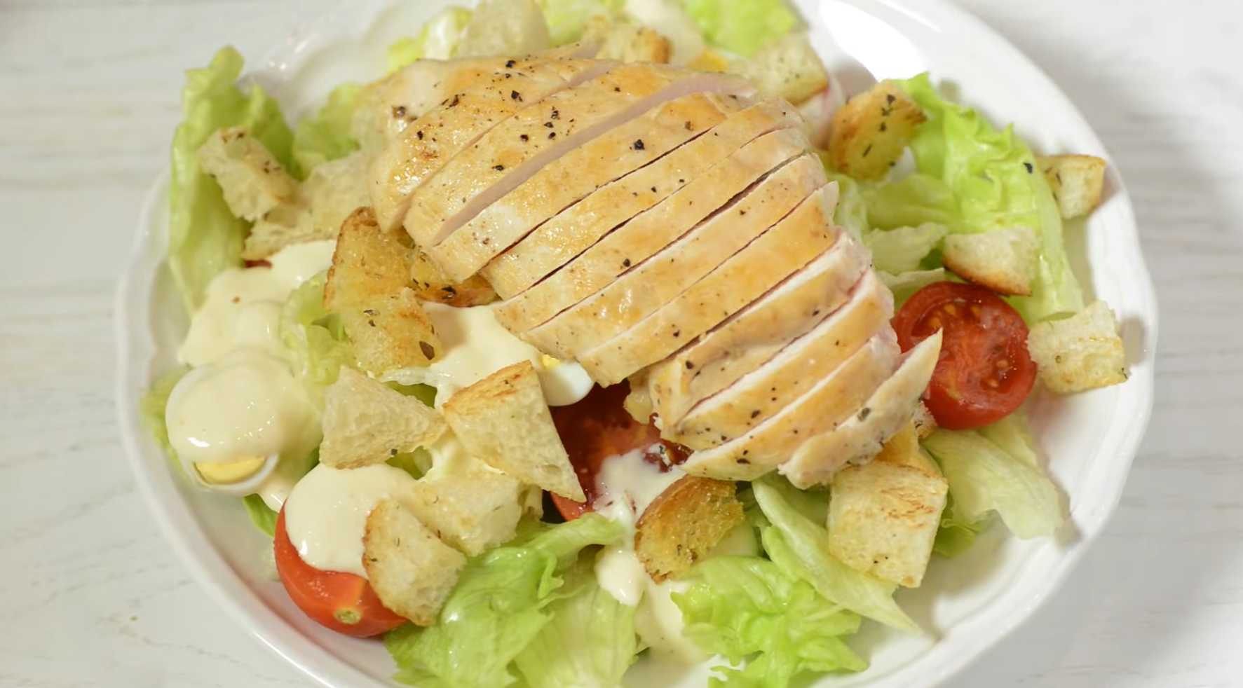 Салат Цезарь с курицей быстрый рецепт-Шаг 8
