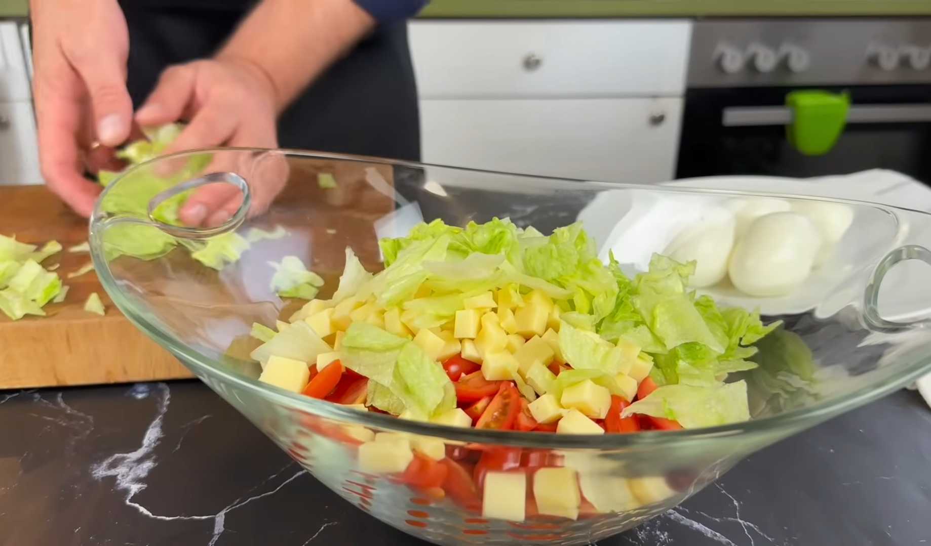 Салат Цезарь с куриной грудкой-Шаг 7