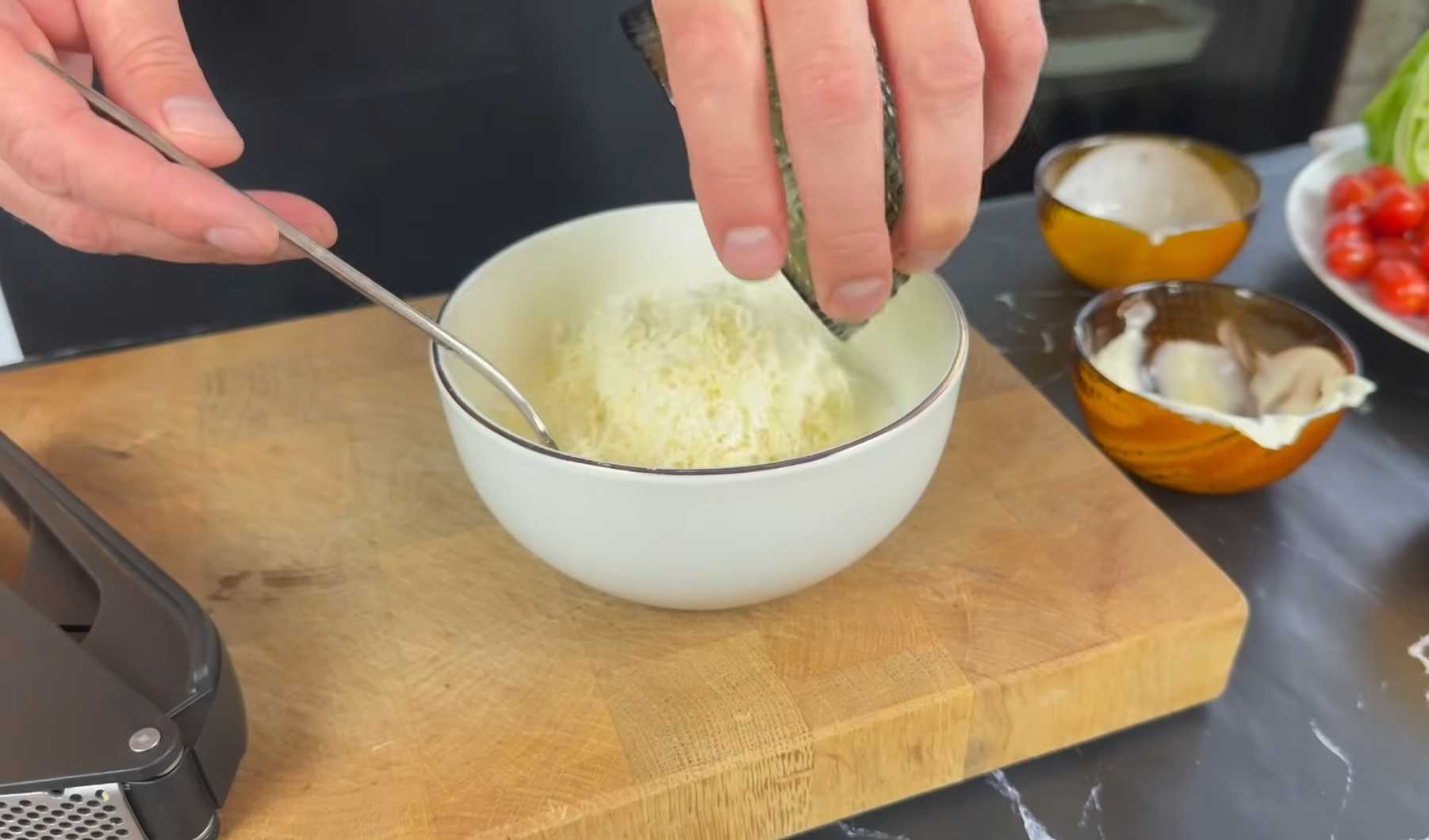 Салат Цезарь с куриной грудкой-Шаг 3