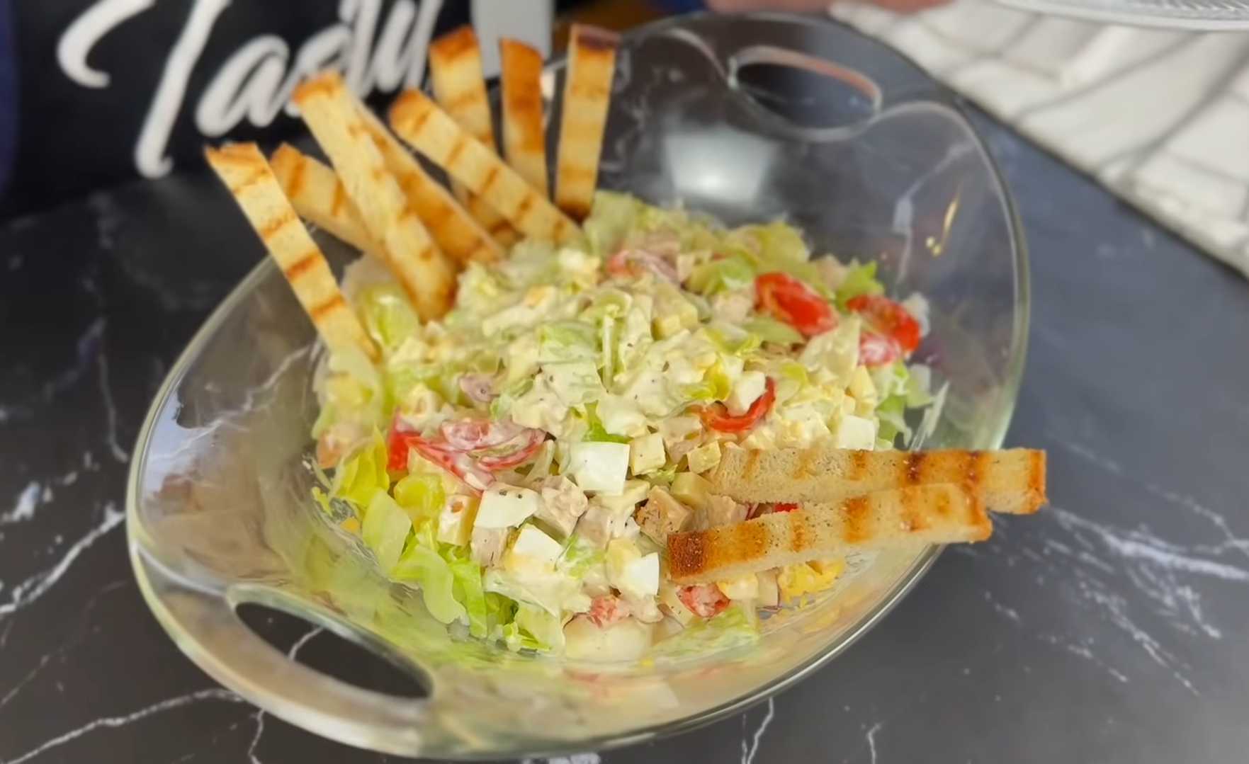 Салат Цезарь с куриной грудкой-Шаг 8