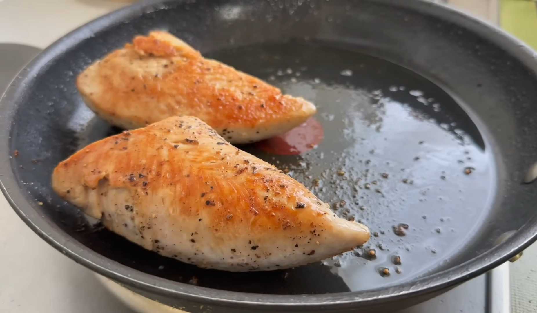 Салат Цезарь с куриной грудкой-Шаг 1