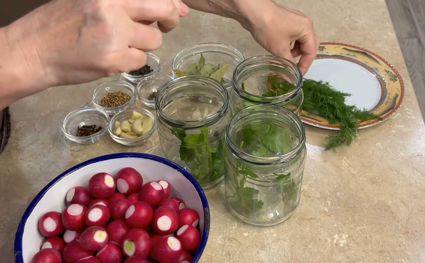 Маринованный редис на зиму в банках-Шаг 2