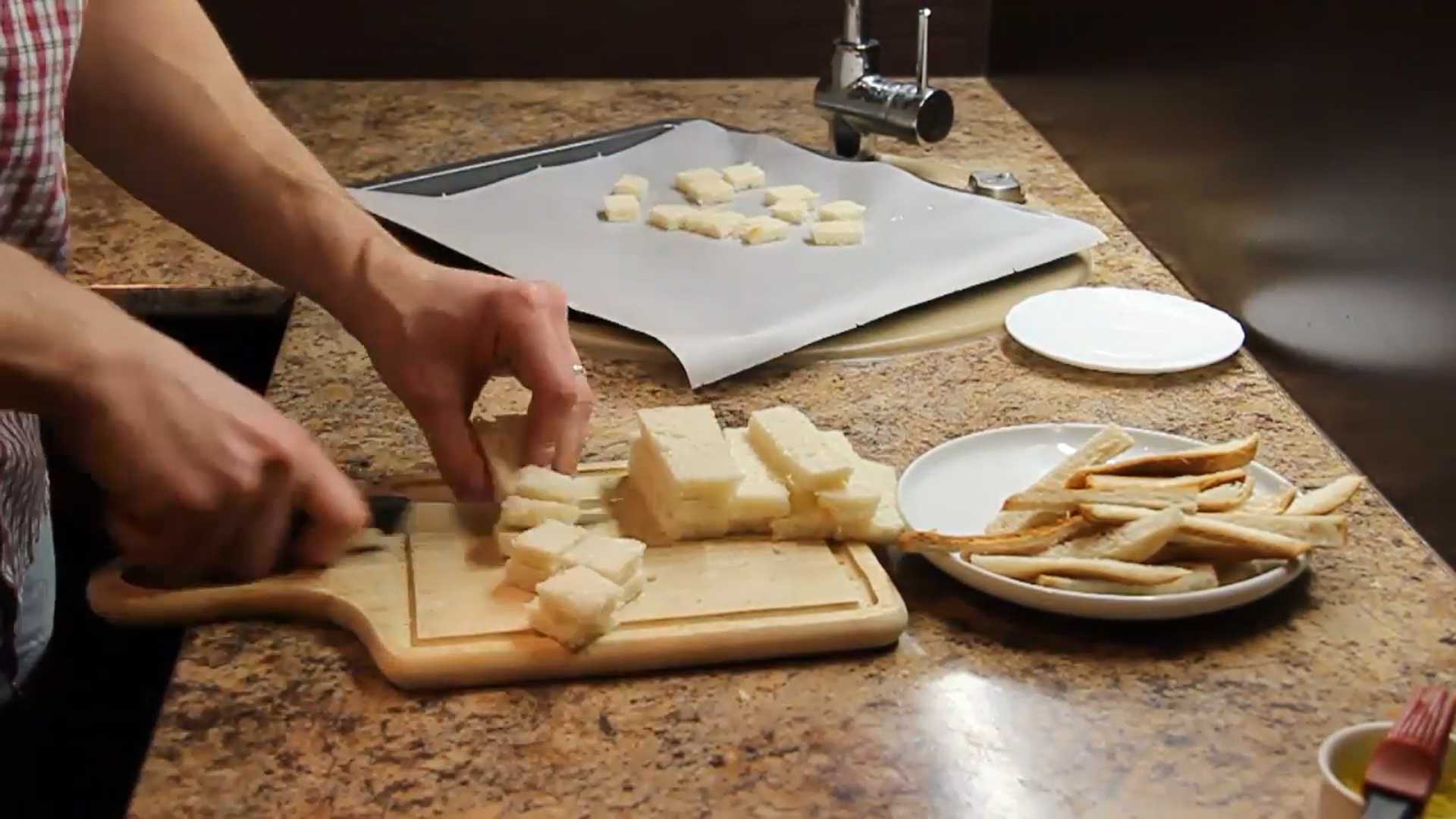 Диетический салат Цезарь с курицей-Шаг 5