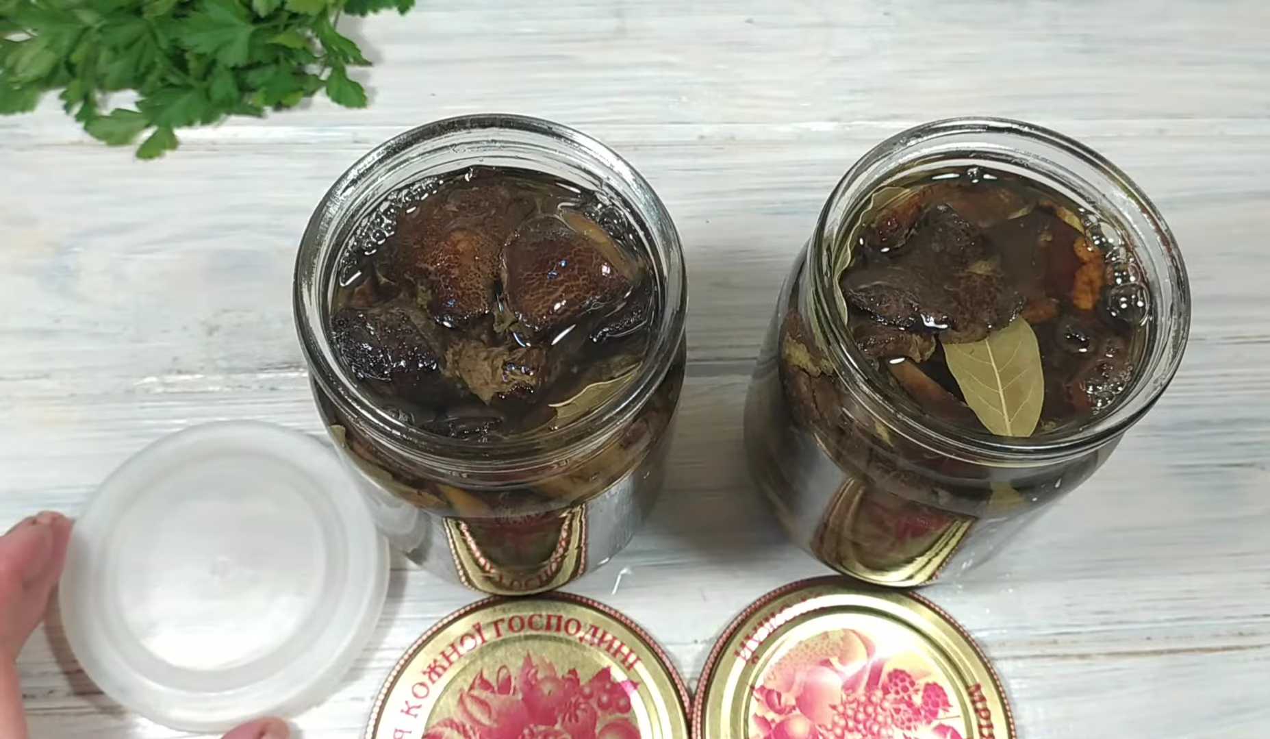 Жареные белые грибы в смальце на зиму-Шаг 7