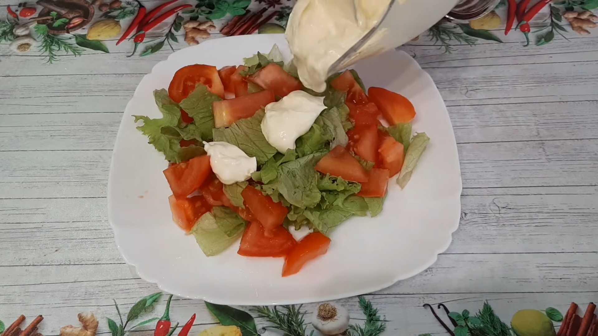 Салат Цезарь с курицей, помидором, сыром и сухариками-Шаг 6