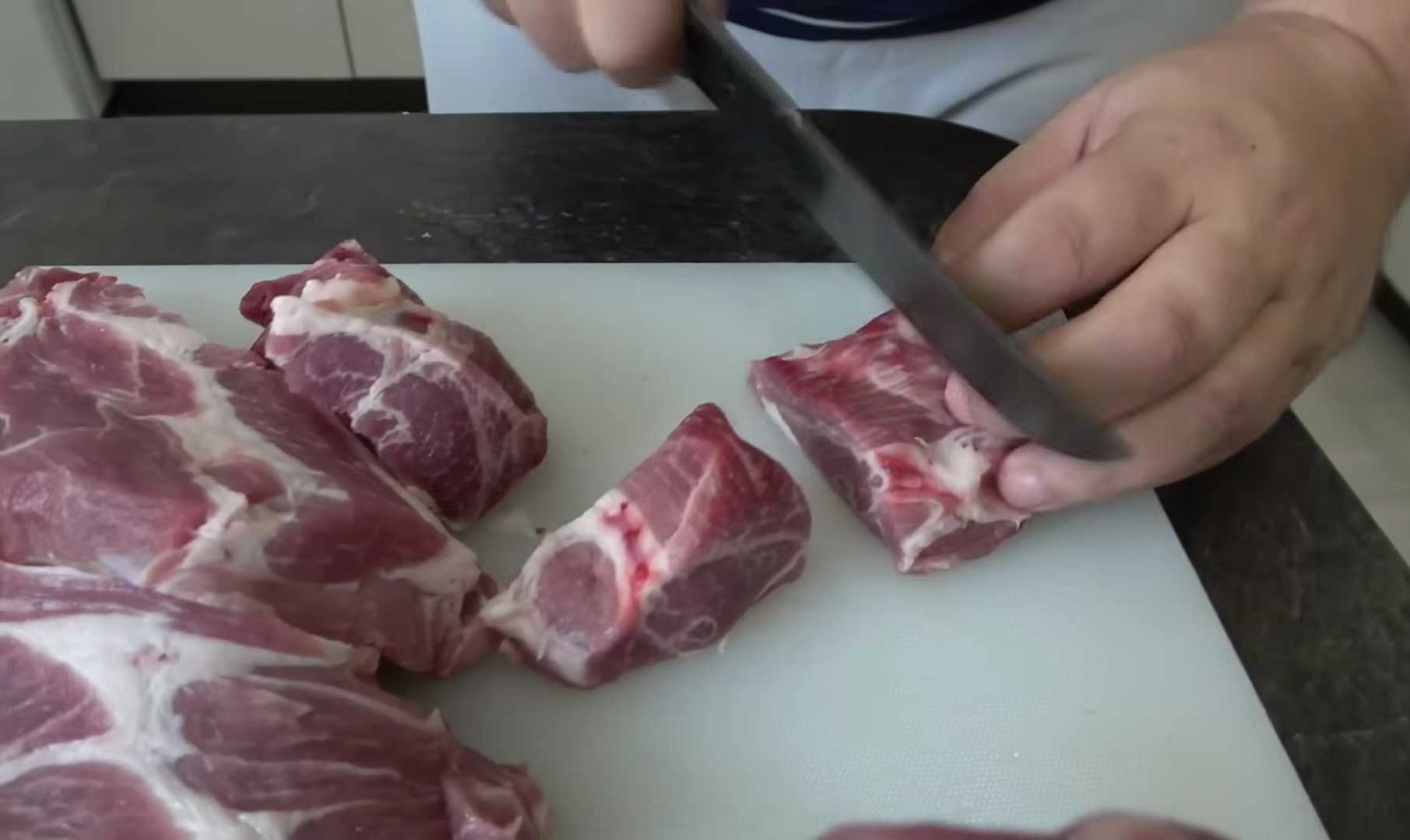 Маринад для шашлыка на минералке — Шаг 1