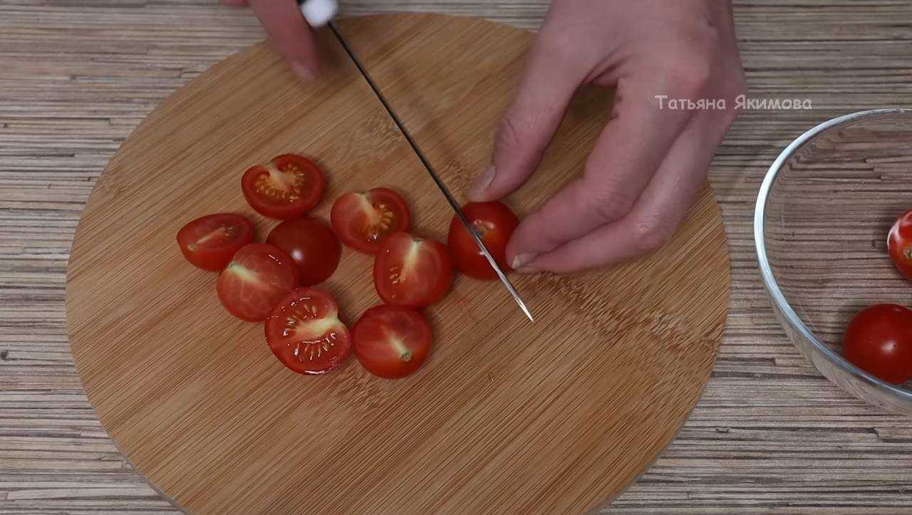 Салат Цезарь с курицей и черри-Шаг 7