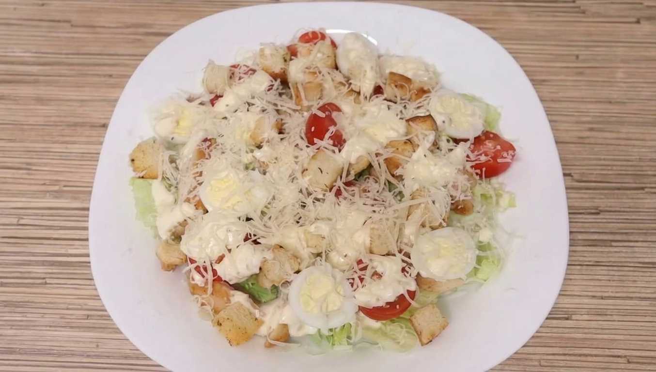 Салат Цезарь с курицей и черри-Шаг 11