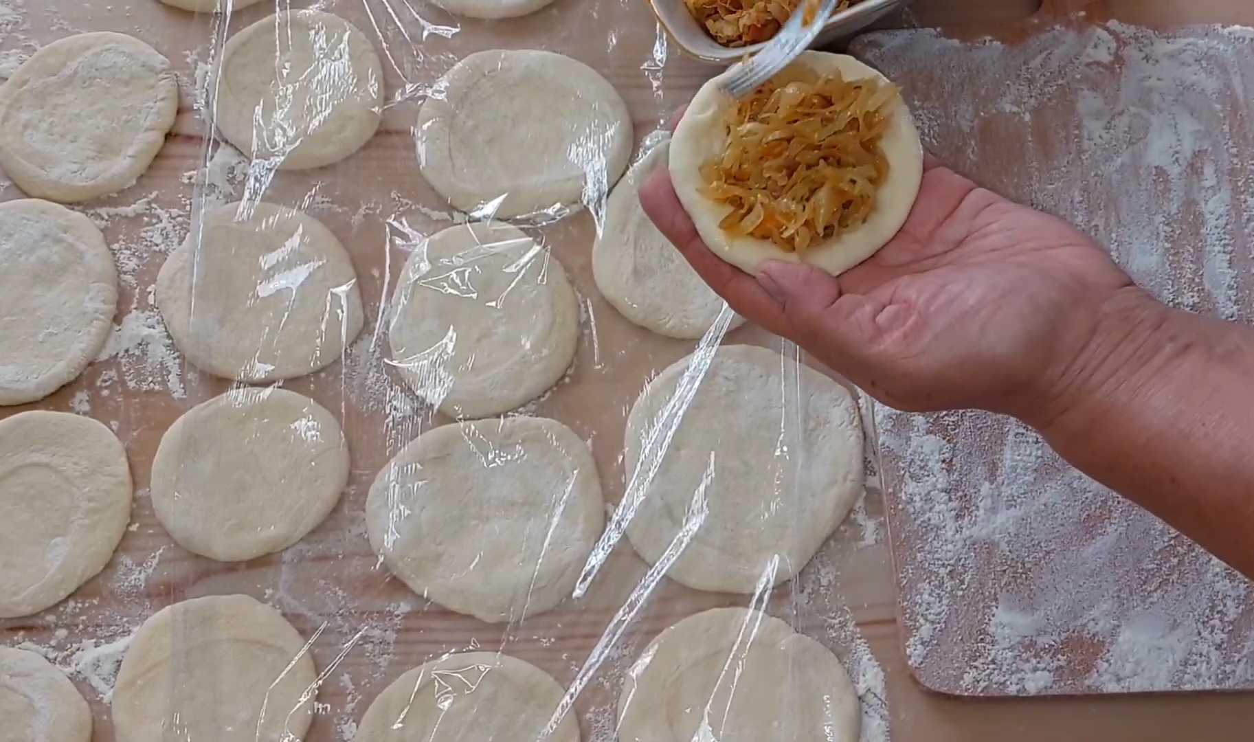 Вареники с капустой-Шаг 9