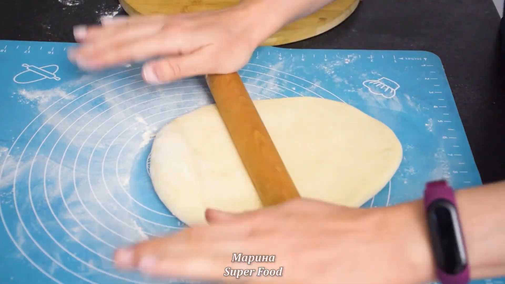 Вареники с клубникой на кефире-Шаг 7