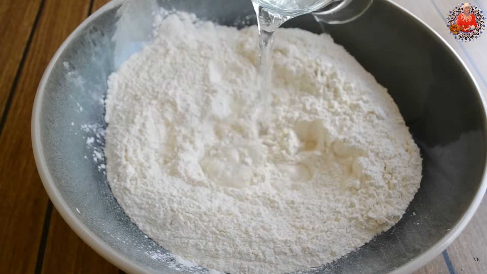 Вареники с творогом и зеленым луком-Шаг 2