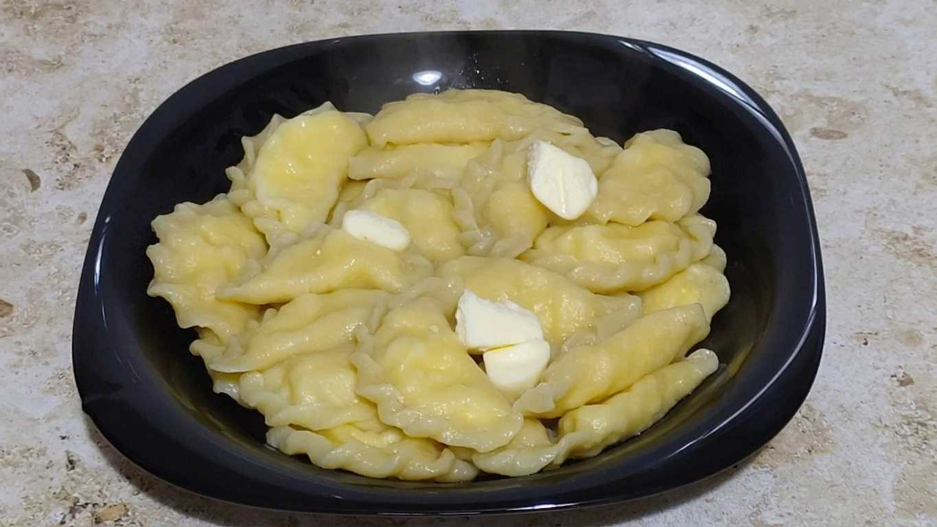 Вареники с адыгейским сыром-Шаг 12