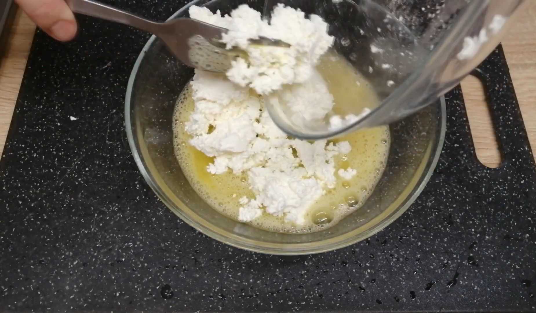 Ленивые вареники с рисовой мукой и клубничным джемом-Шаг 6