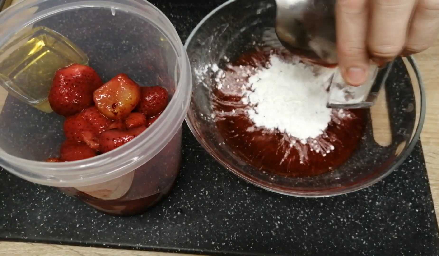 Ленивые вареники с рисовой мукой и клубничным джемом-Шаг 1
