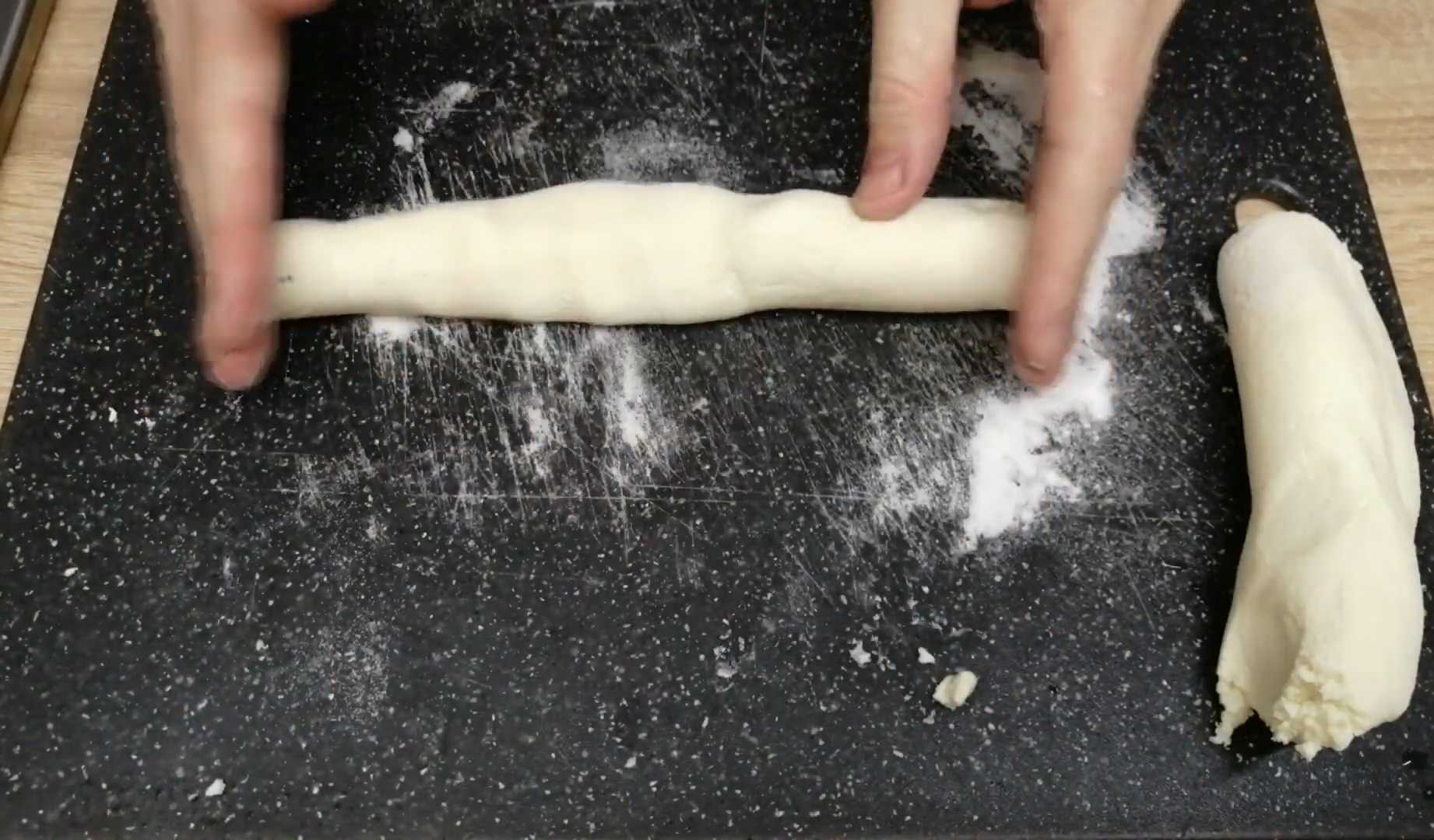 Ленивые вареники с рисовой мукой и клубничным джемом-Шаг 8