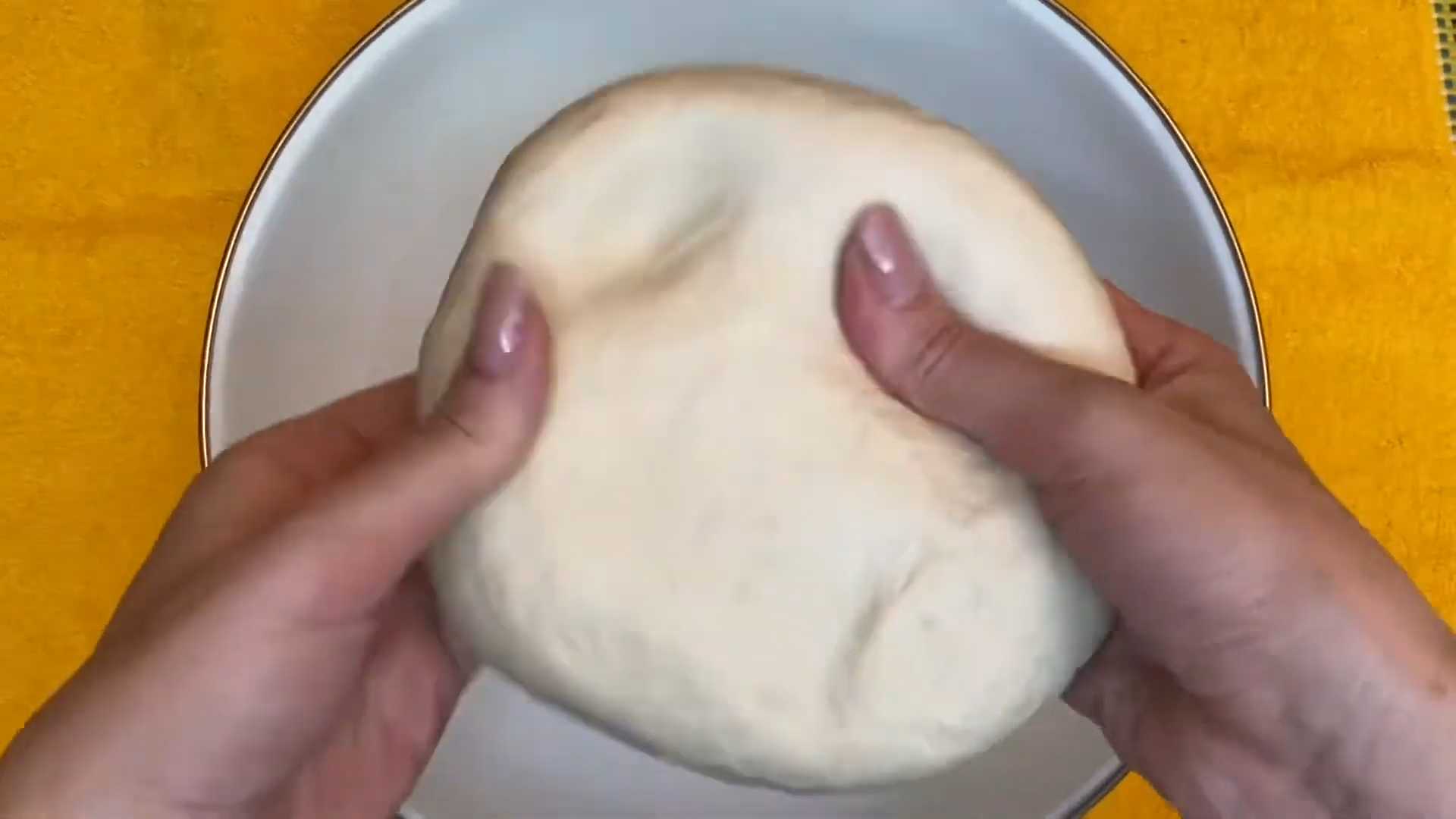 Сладкие вареники с творогом и вишней-Шаг 3