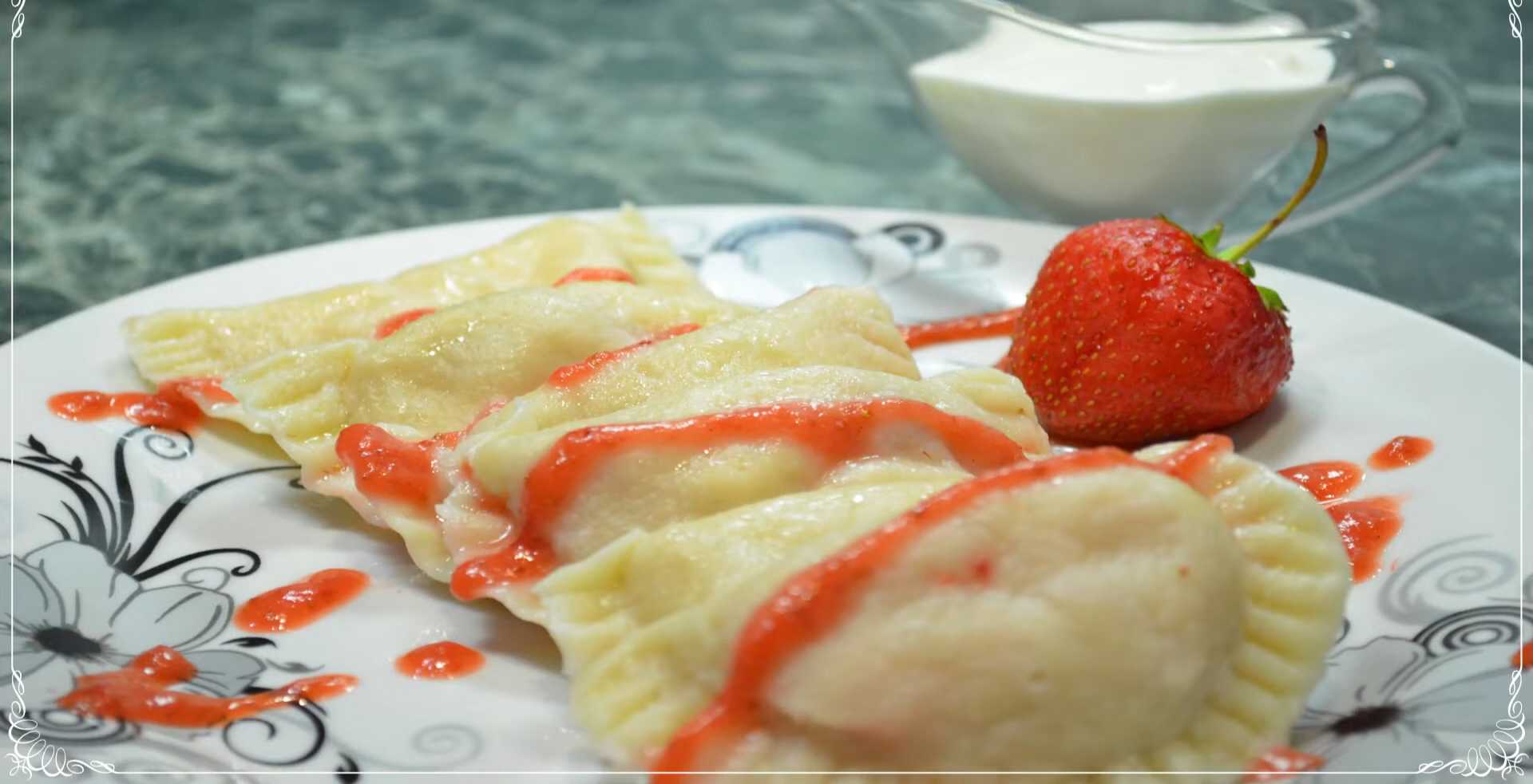 Летние вареники с творогом и клубникой-Шаг 11