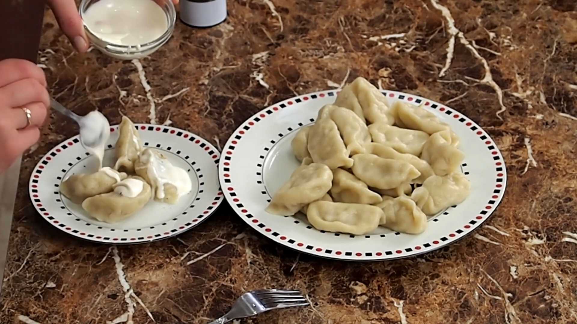 Сытные вареники с картошкой и салом-Шаг 11