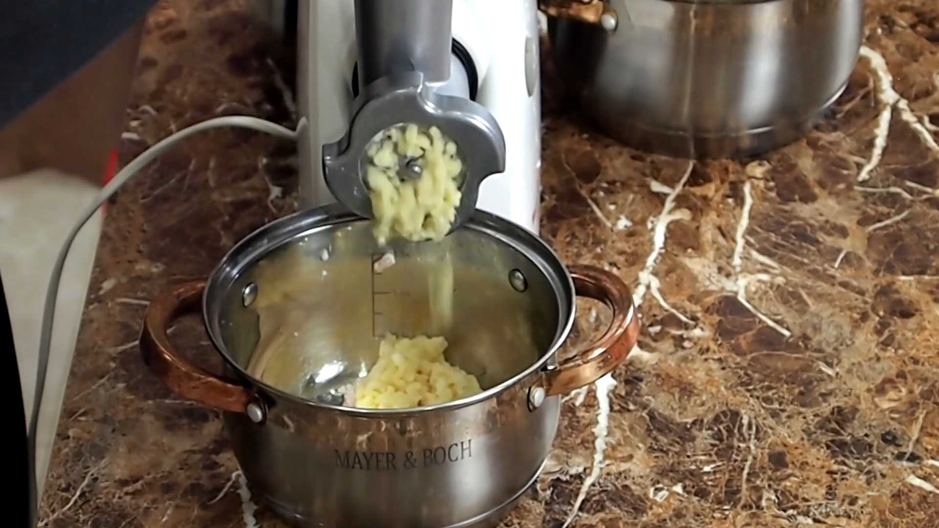 Сытные вареники с картошкой и салом-Шаг 6