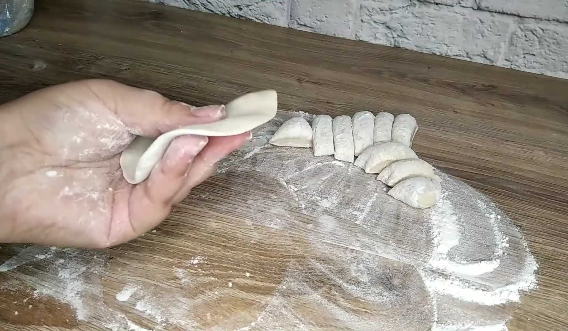 Эластичное тесто на вареники без яиц-Шаг 7