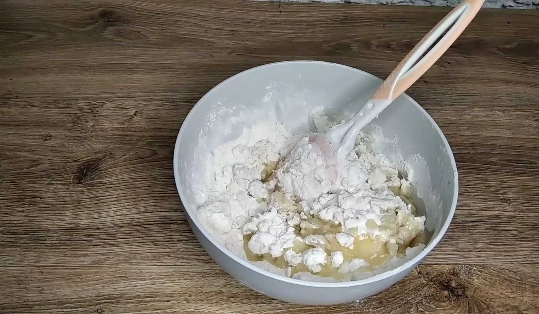 Эластичное тесто на вареники без яиц-Шаг 3