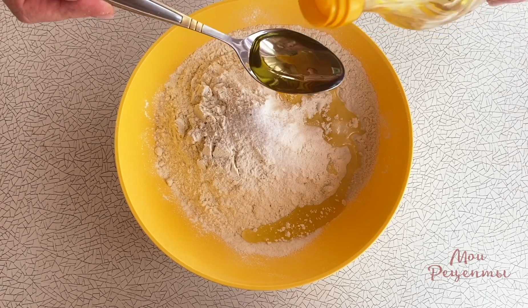 Заварное тесто на вареники с картошкой-Шаг 1