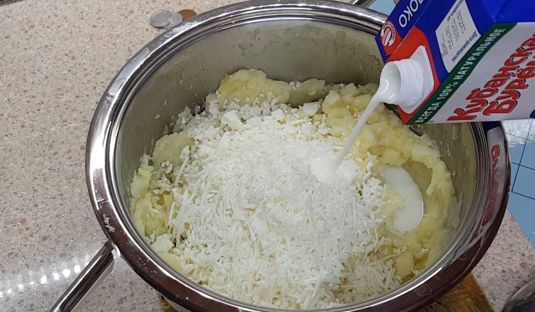 Вареники с картошкой и сыром-Шаг 6