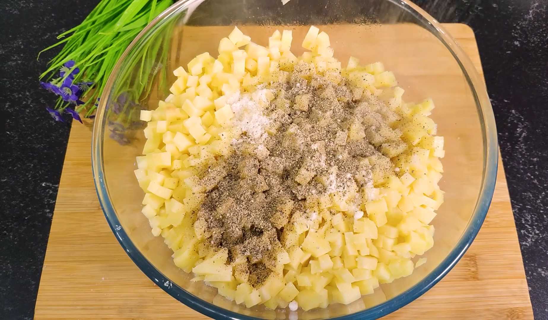 Необычные вареники с сырой картошкой-Шаг 8
