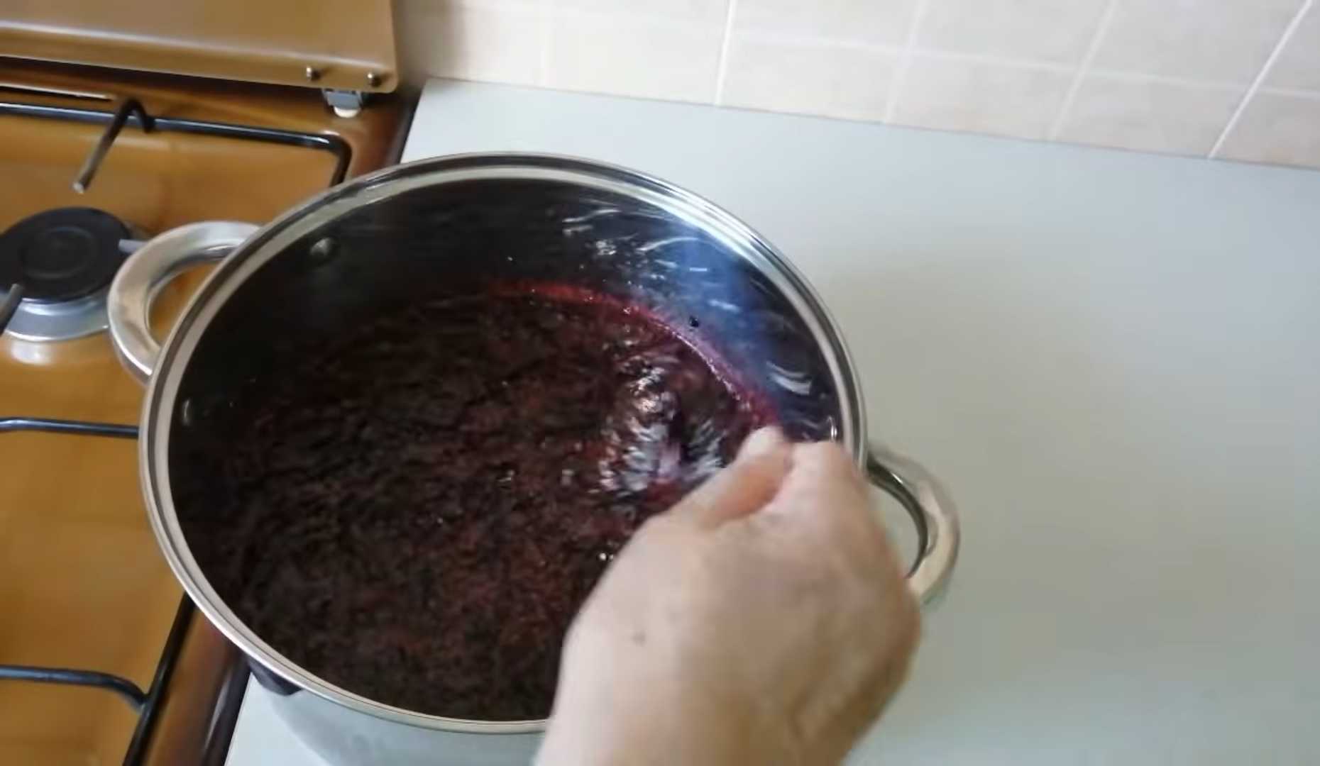 Варенье через мясорубку из черной смородины-Шаг 3