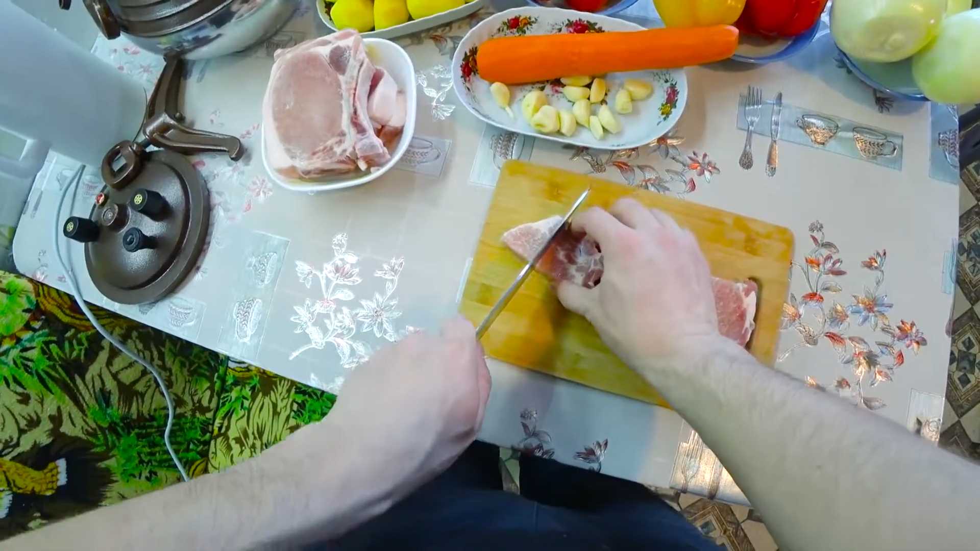 Шурпа из свинины в афганском казане-Шаг 1