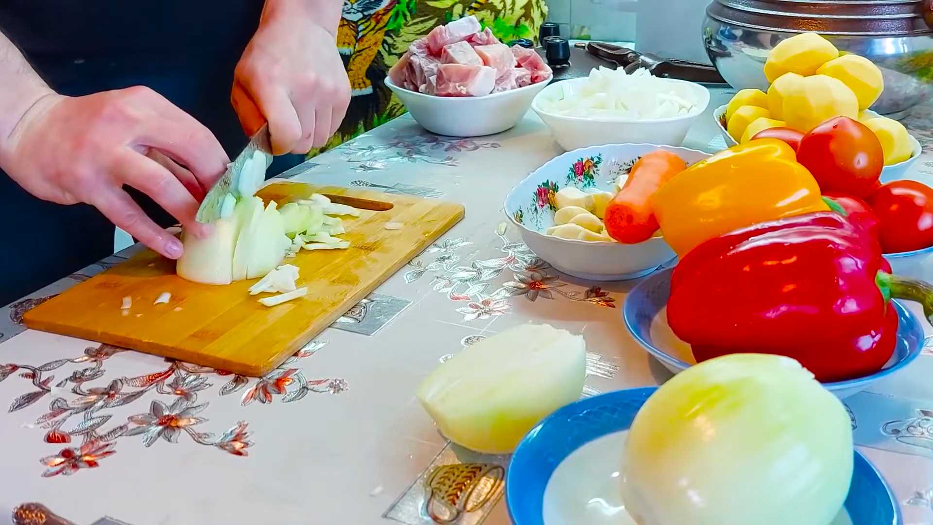 Шурпа из свинины в афганском казане-Шаг 2