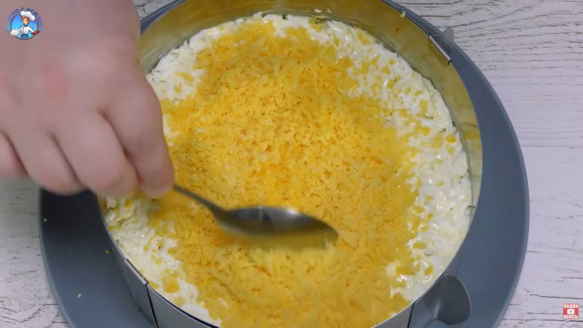 Салат «Мимоза» со скумбрией-Шаг 6