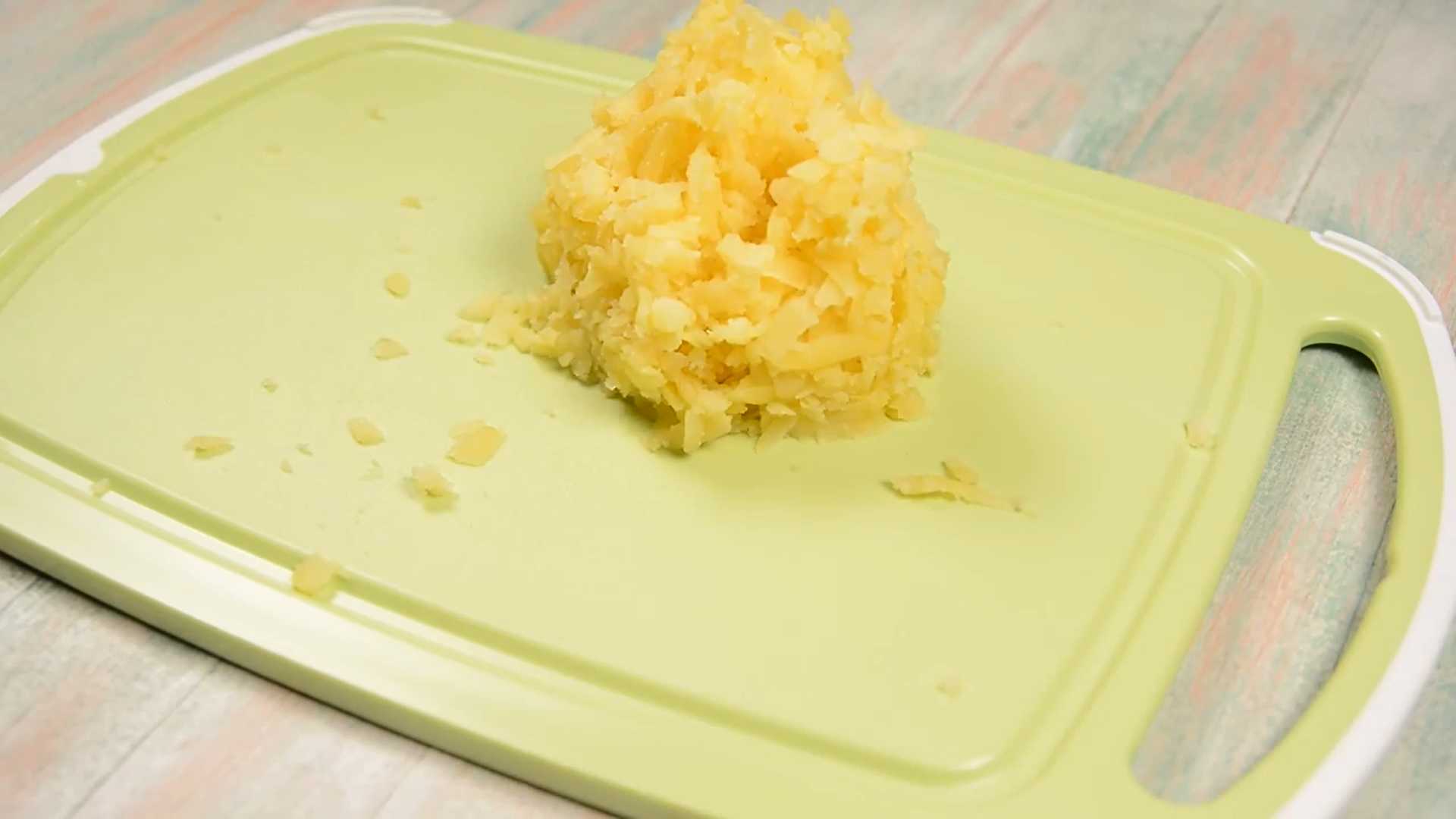 Салат «Мимоза» со шпротами-Шаг 1