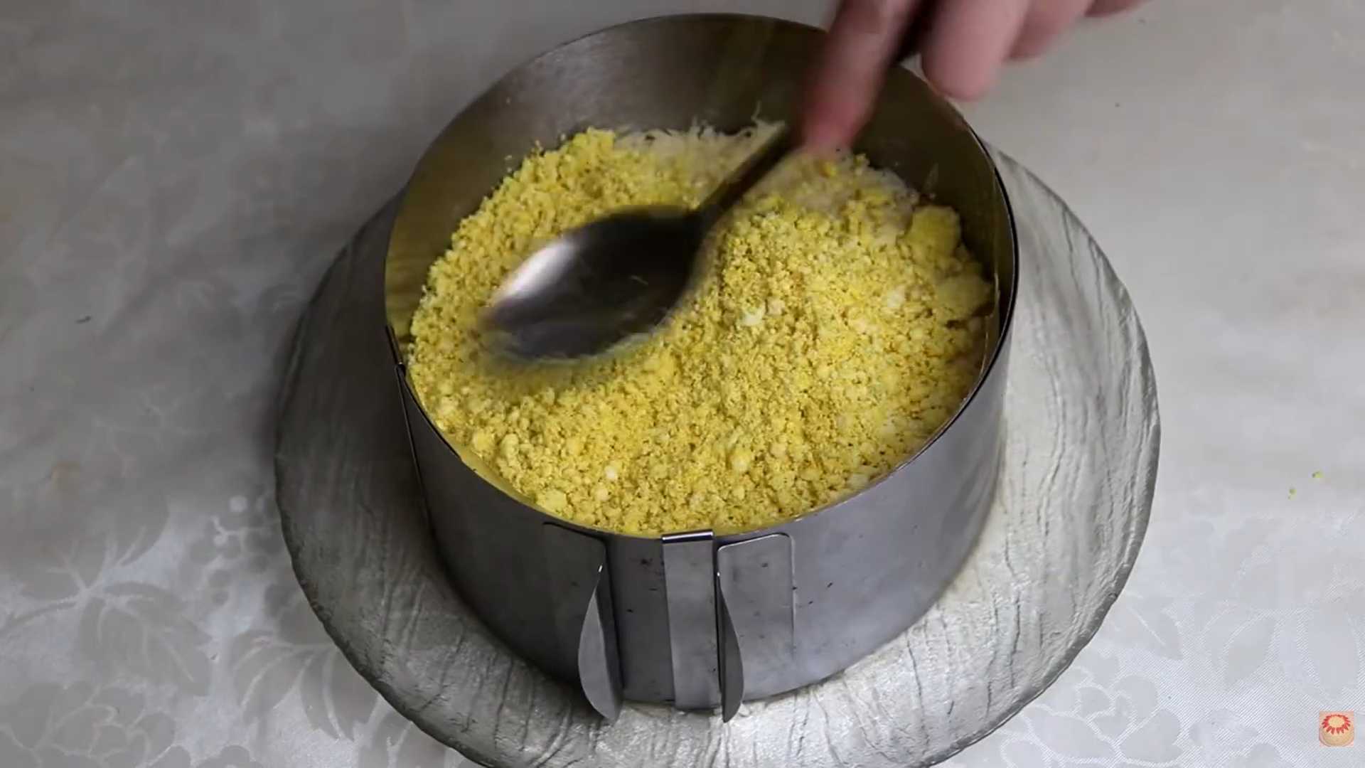 Салат «Мимоза» с яблоком-Шаг 6