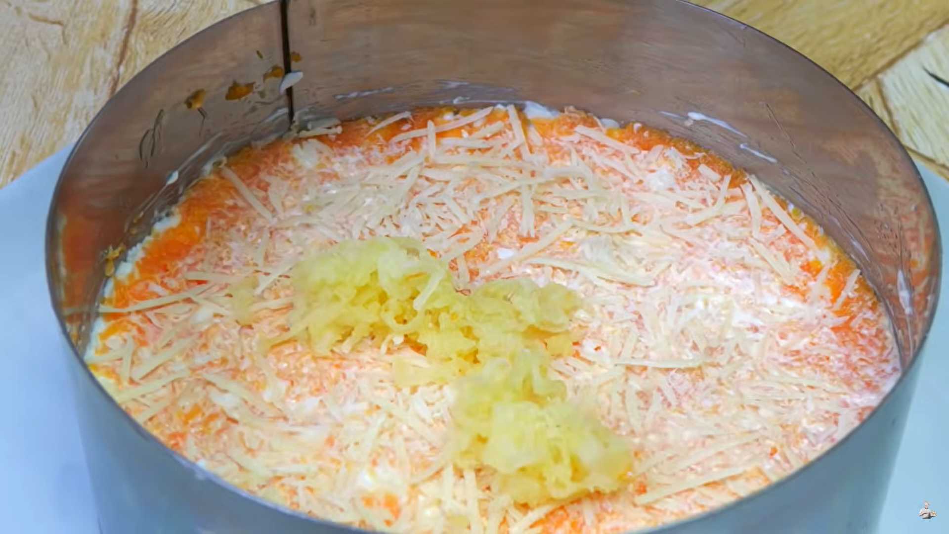 Салат «Мимоза» с крабовыми палочками-Шаг 5