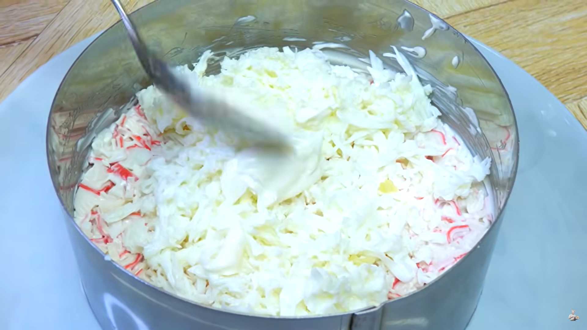Салат «Мимоза» с крабовыми палочками-Шаг 4