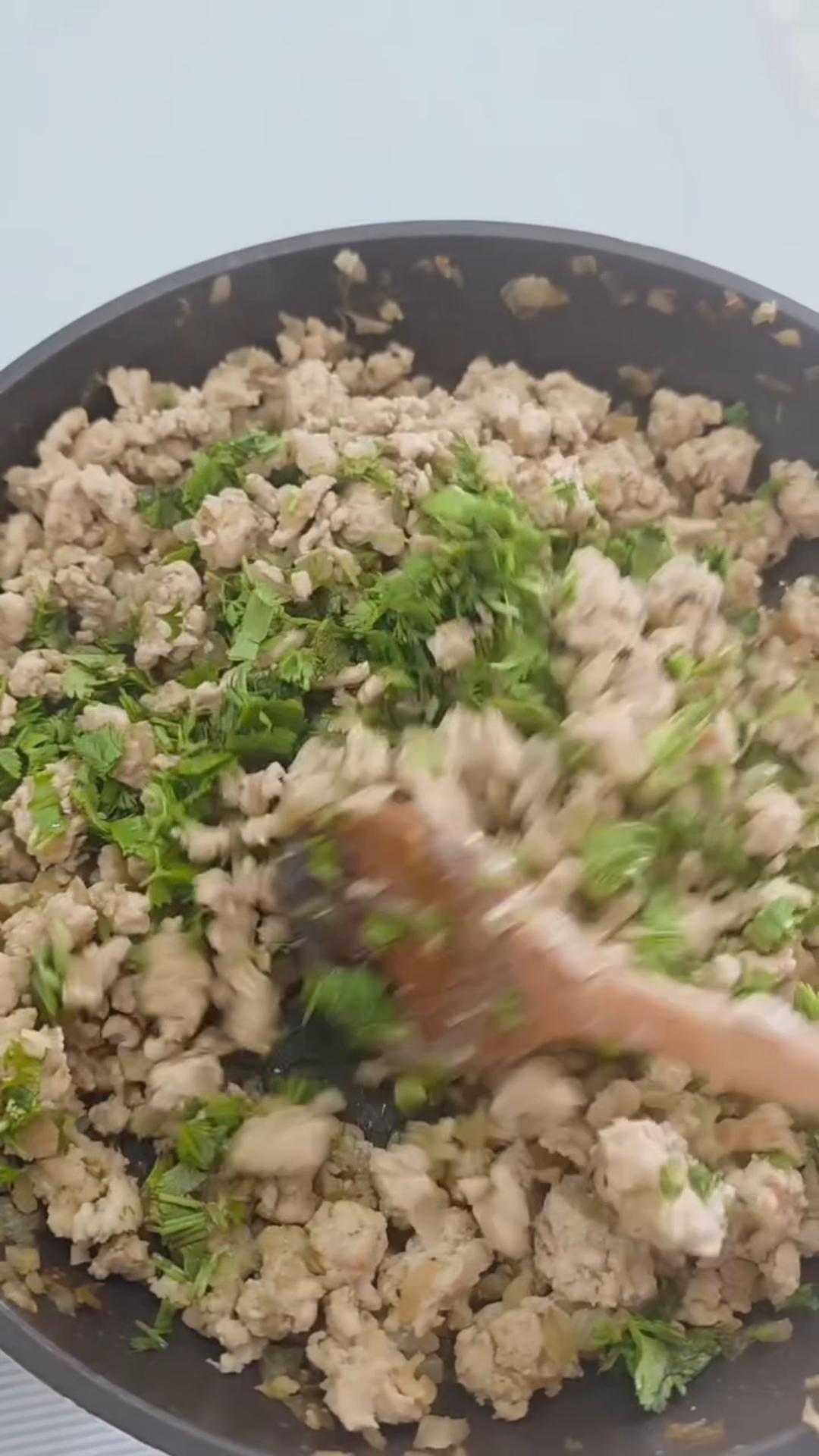 Мясные рулетики из теста фило с кунжутом-Шаг 3