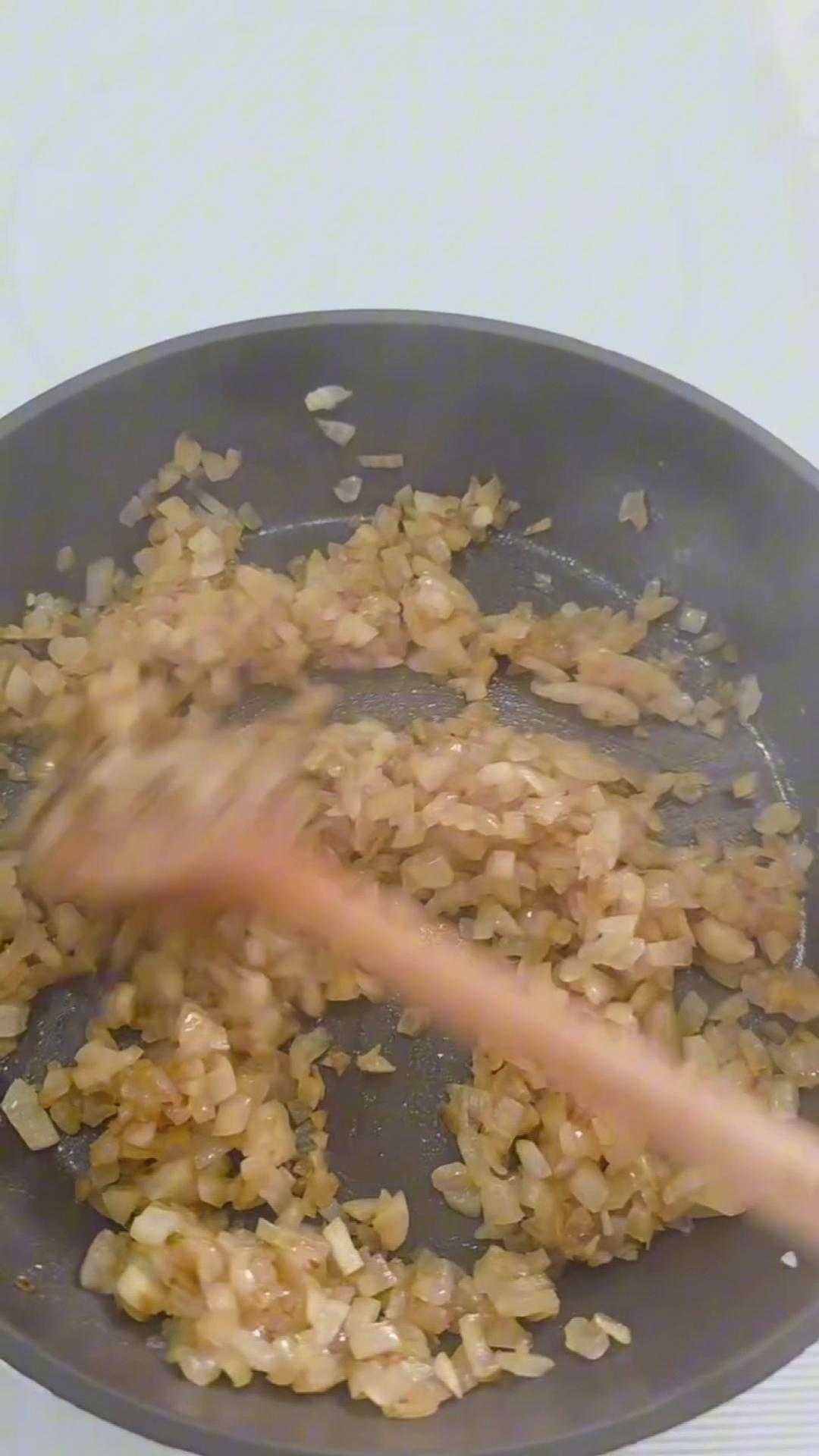 Мясные рулетики из теста фило с кунжутом-Шаг 1