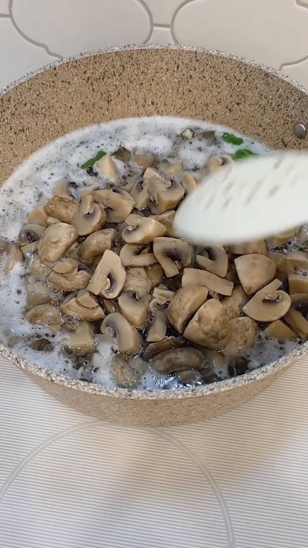 Маринованные шампиньоны с чесноком и специями-Шаг 6