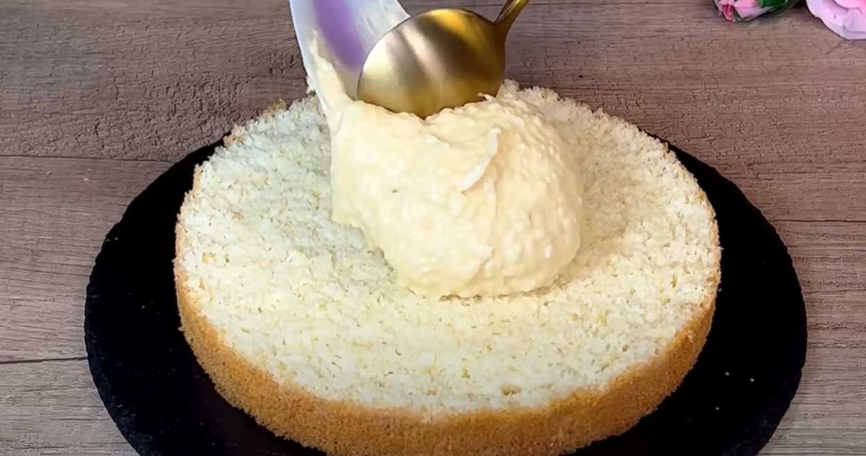 Бисквитный торт со сливочно-кокосовым кремом-Шаг 15
