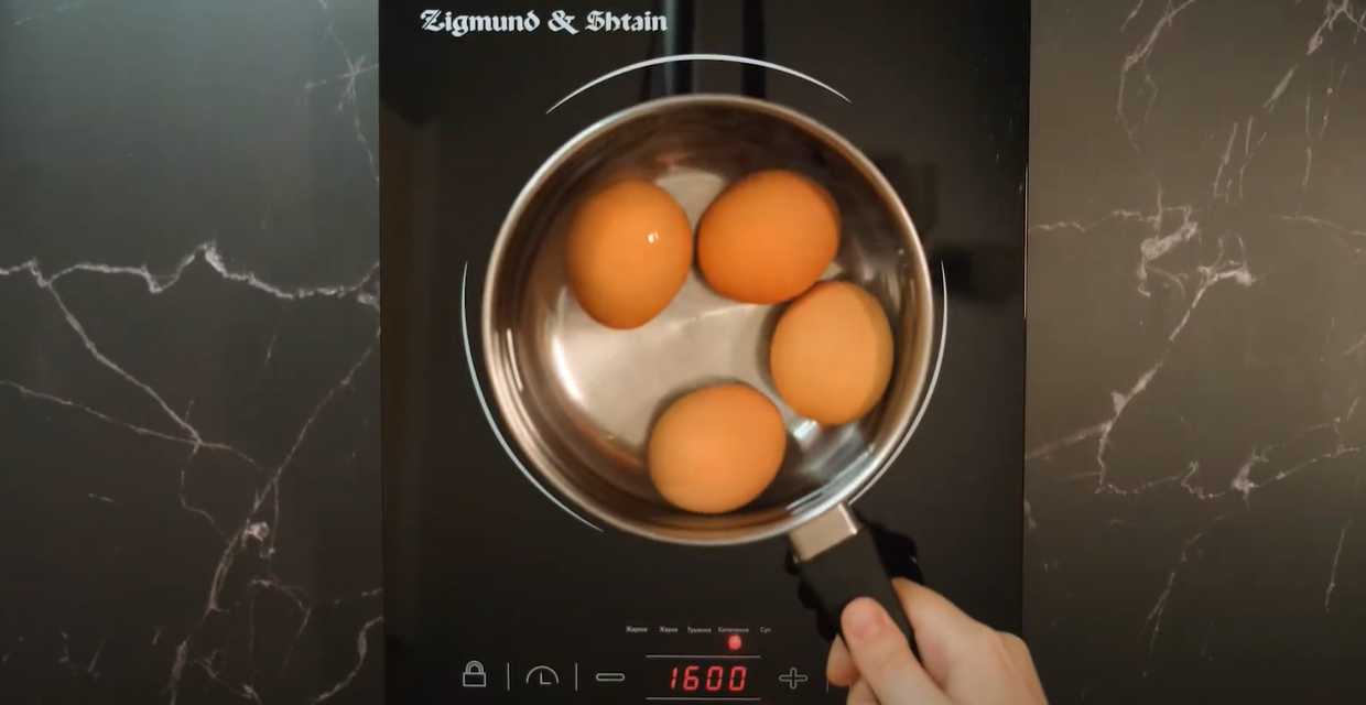 Салат с яйцами, апельсином и яблоком-Шаг 5