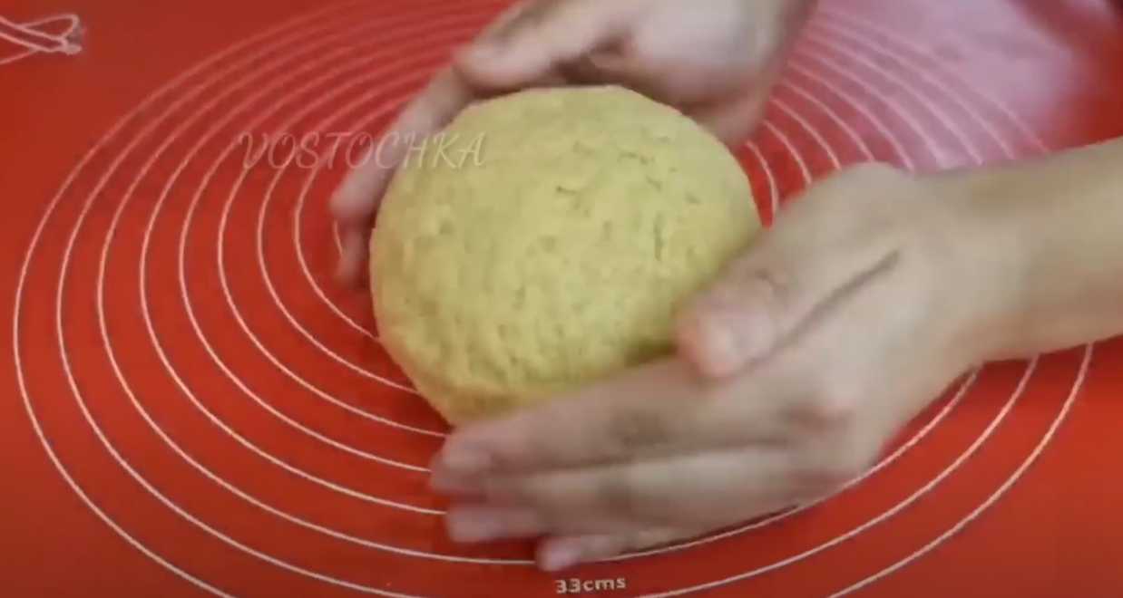 Пирожки-плетенки с яблоком и орехами-Шаг 7