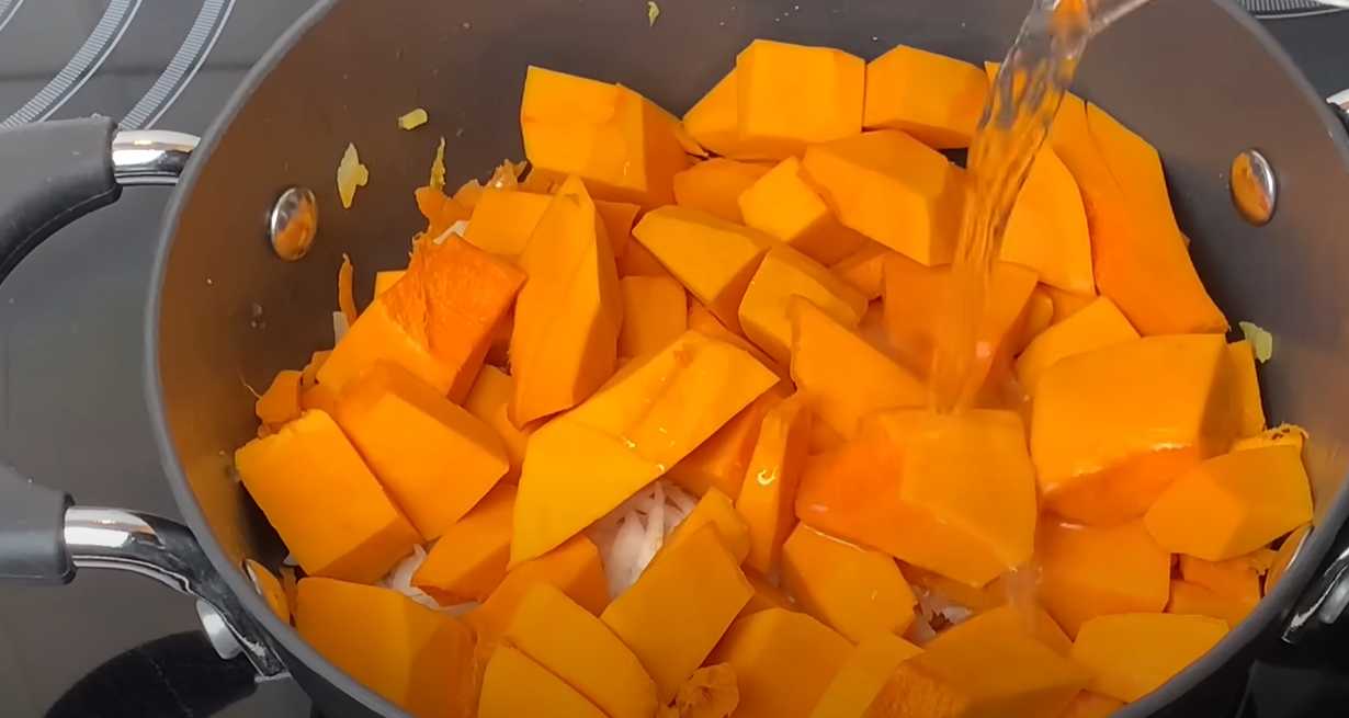 Классический тыквенный суп со сливками и картошкой-Шаг 6