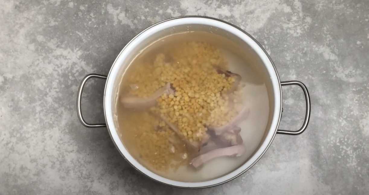 Классический гороховый суп с копчеными ребрышками-Шаг 5