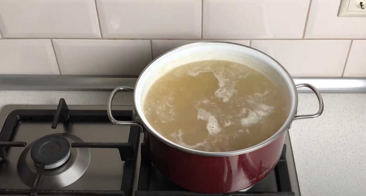 Классический гороховый суп с копчеными ребрышками-Шаг 7